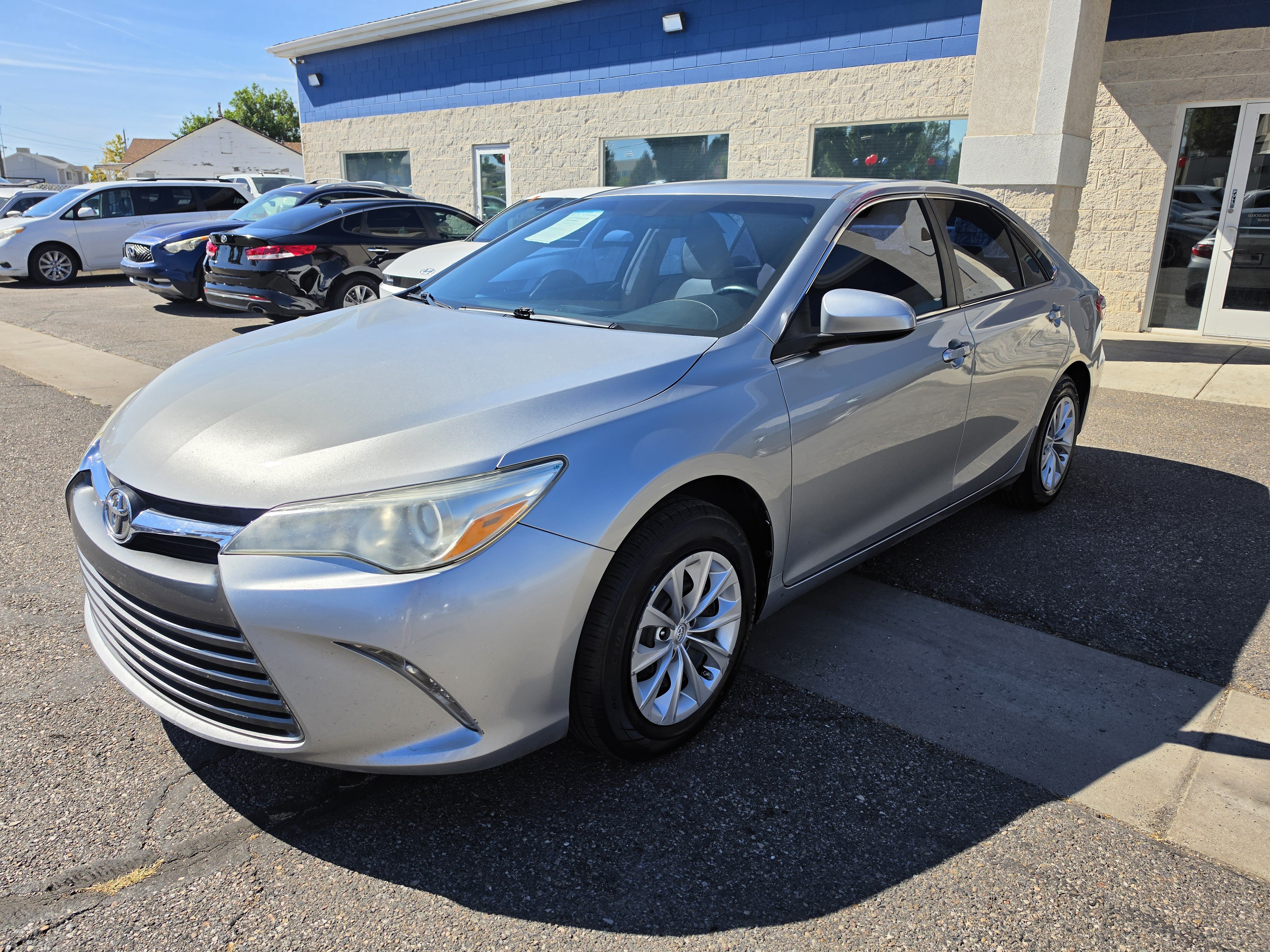 Used 2017 Toyota Camry LE FWD image 3