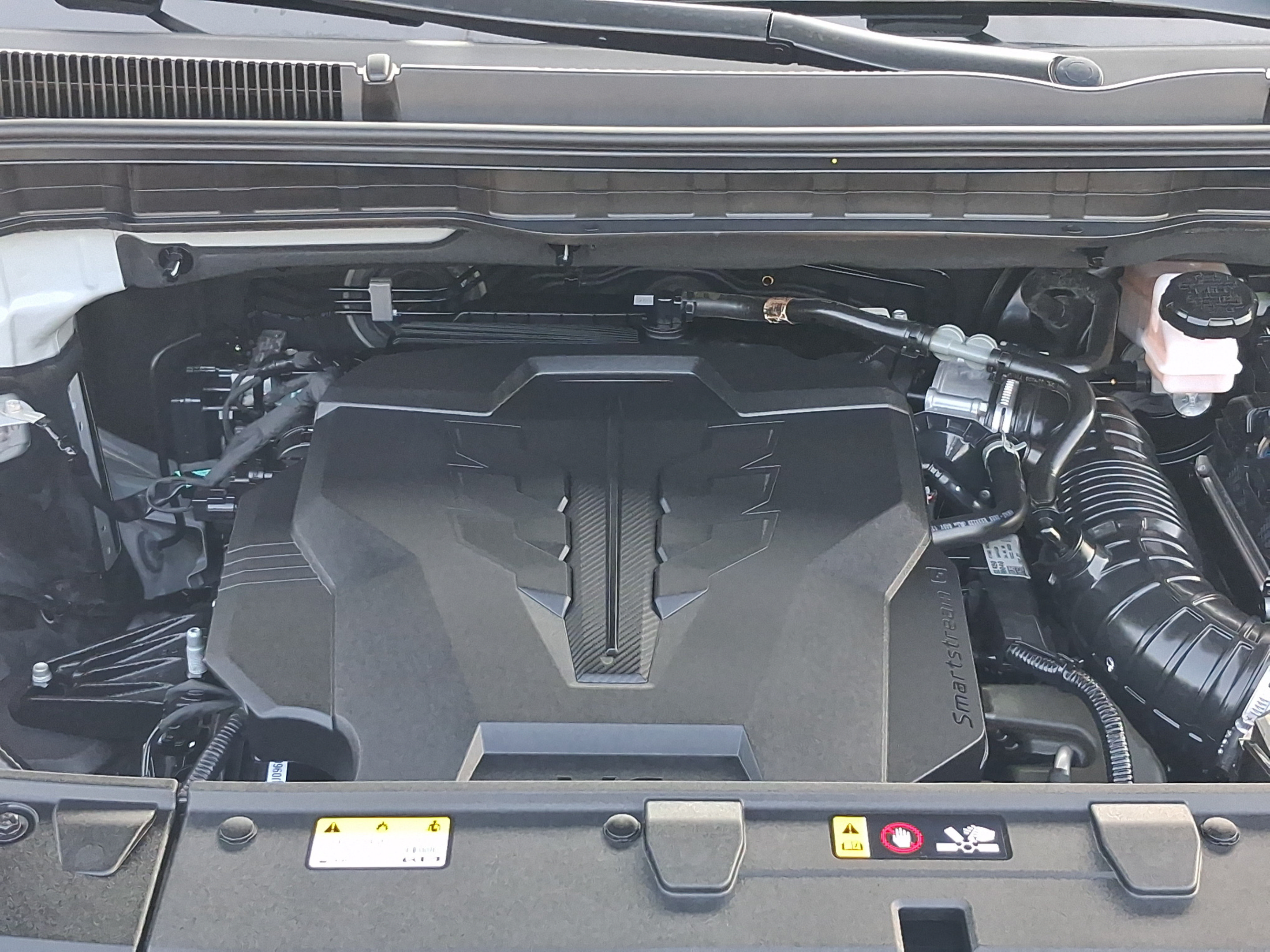 Used 2025 Kia Carnival EX FWD image 9