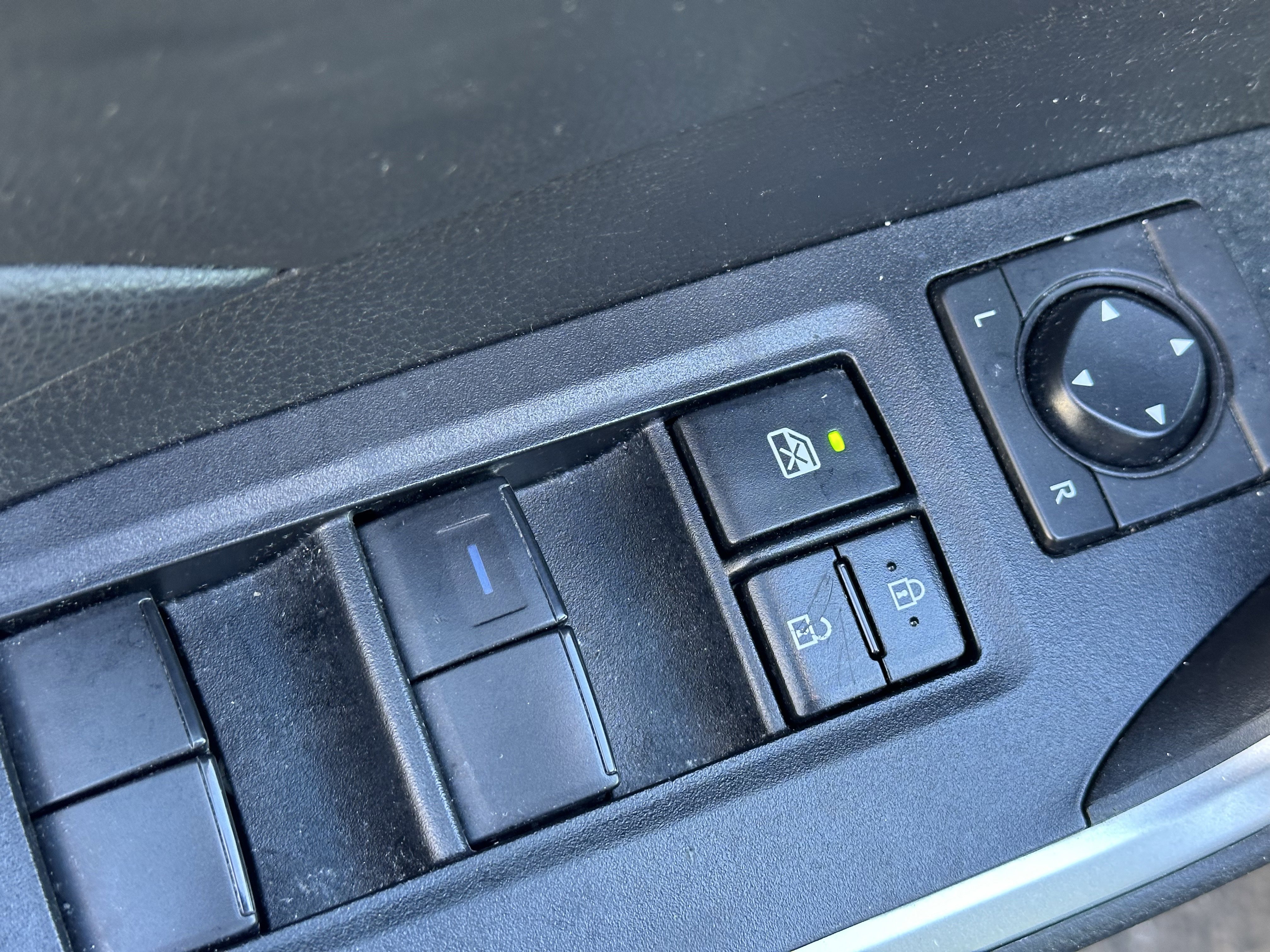 Used 2022 Toyota RAV4 LE image 36