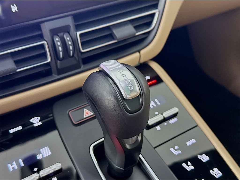 Used 2023 Porsche Macan image 18