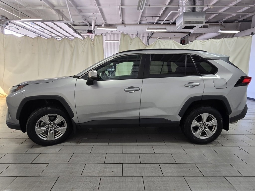 Used 2022 Toyota RAV4 XLE image 11