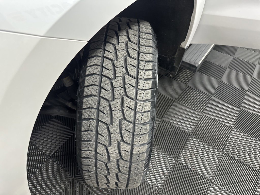 Used 2019 Chevrolet Silverado 1500 High Country w/ Technology Package image 45