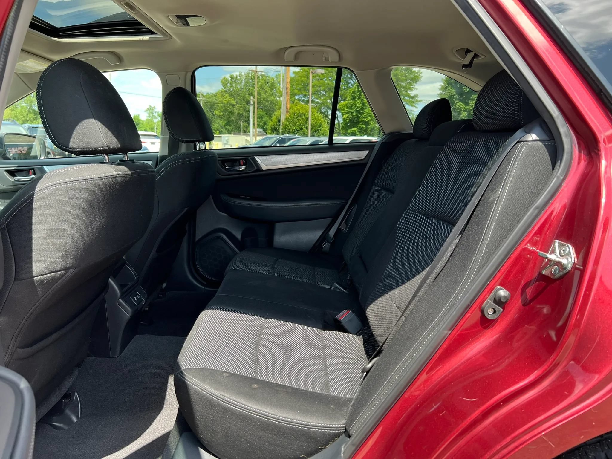 Used 2019 Subaru Outback 2.5i Premium AWD/4WD image 28
