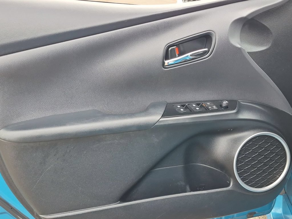 Used 2017 Toyota Prius Prime Advanced w/ Carpet Mat Package FWD image 21
