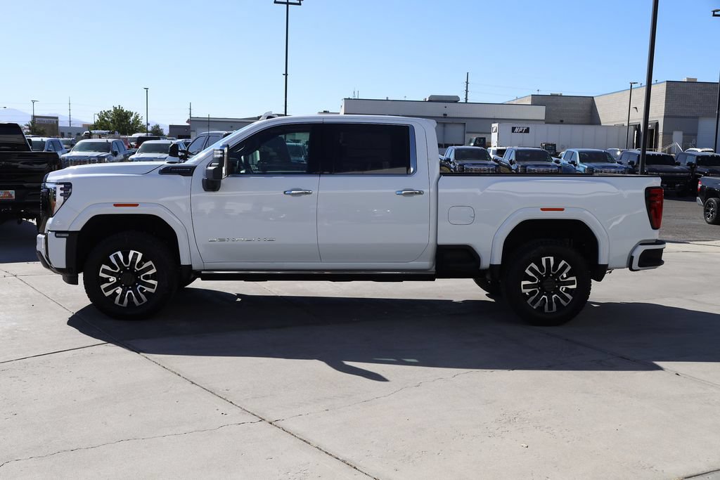 New 2026 GMC Sierra 3500 Denali Ultimate AWD/4WD image 3