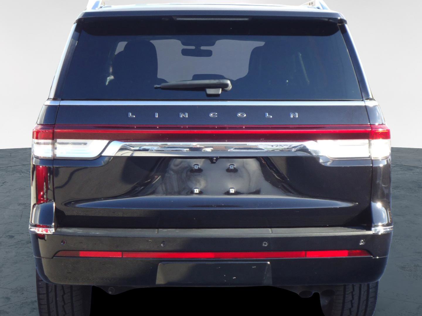 Used 2022 Lincoln Navigator L Black Label AWD/4WD image 2