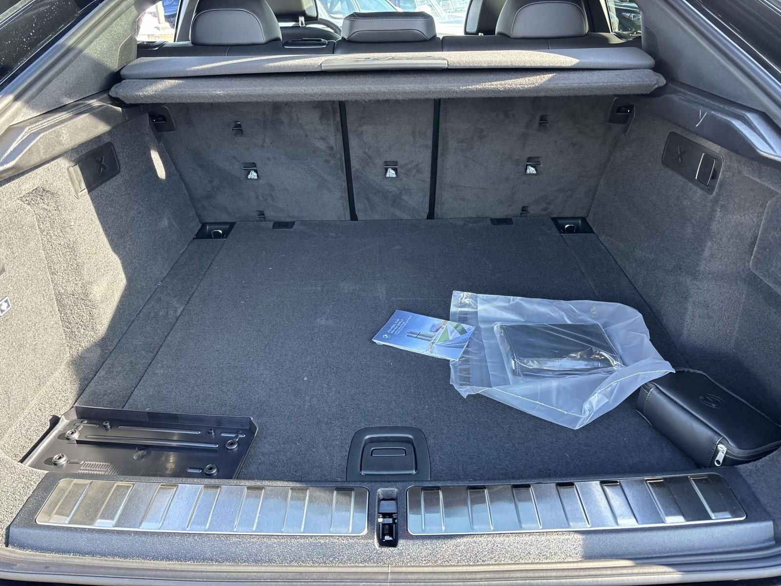 New 2026 BMW X6 xDrive40i w/ Executive Package image 9