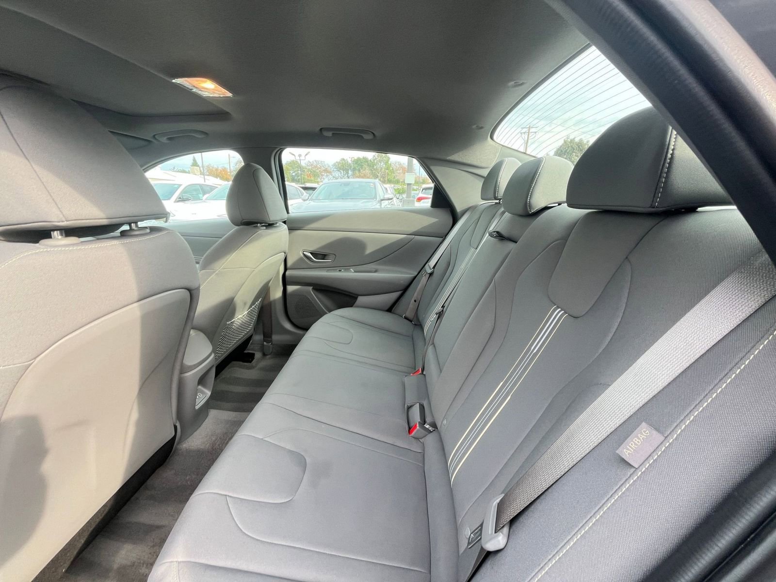 Used 2025 Hyundai Elantra SEL image 23