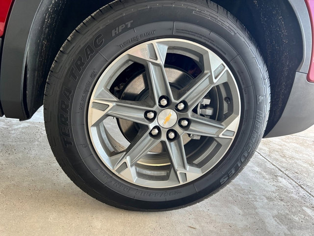 Used 2025 Chevrolet Blazer LT image 11