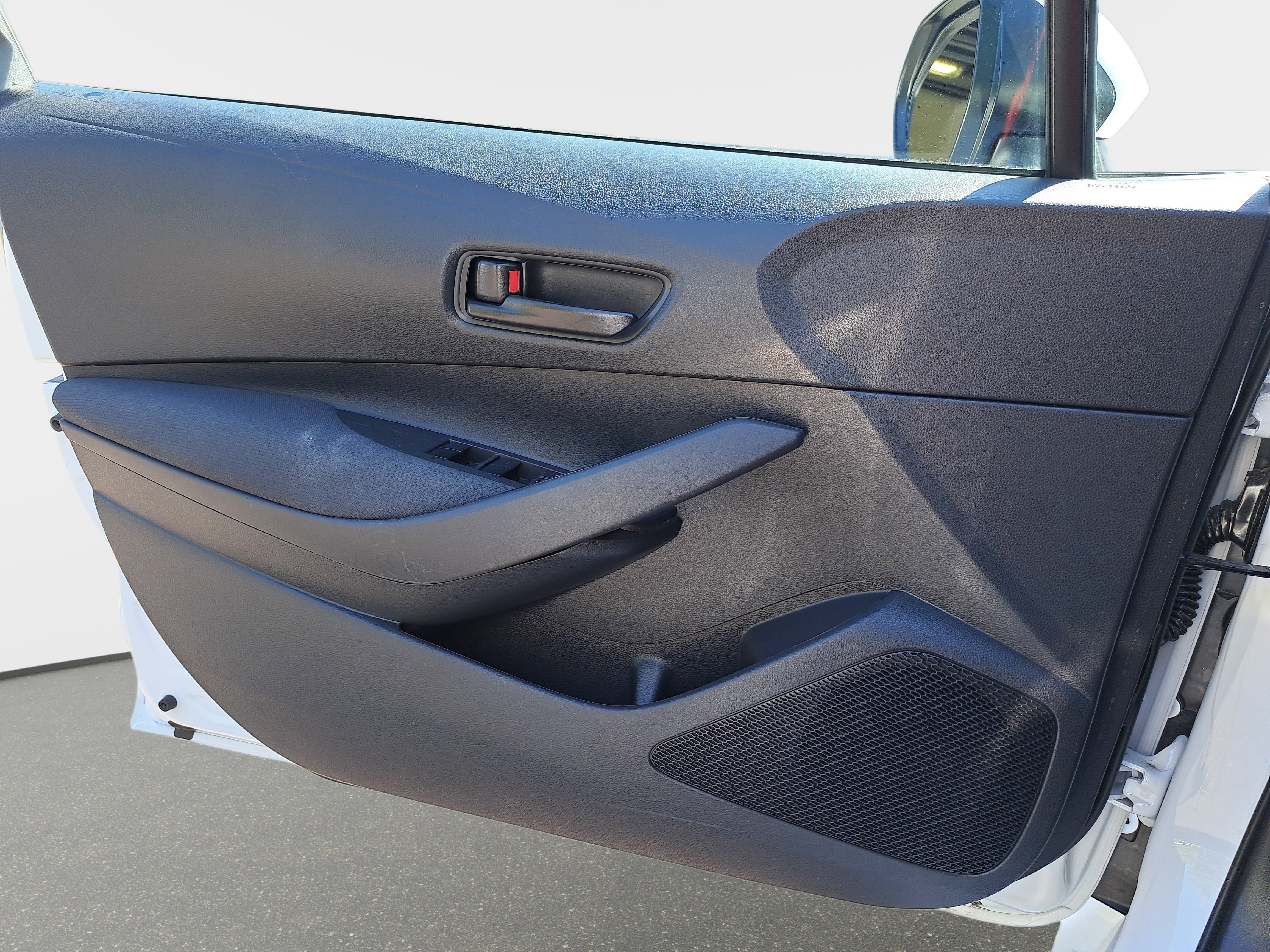 Used 2024 Toyota Corolla LE FWD image 25