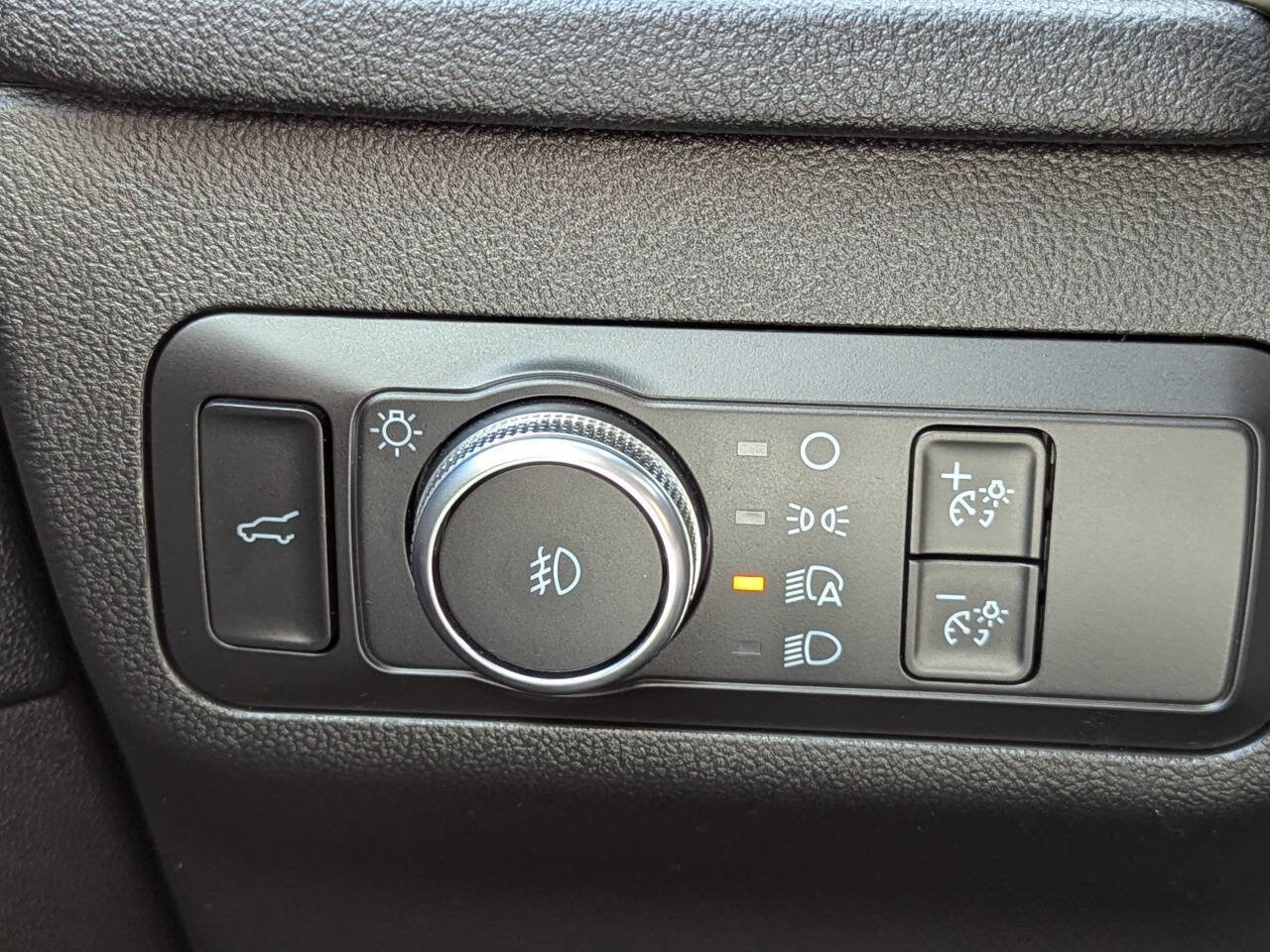 Used 2020 Ford Escape SEL image 28