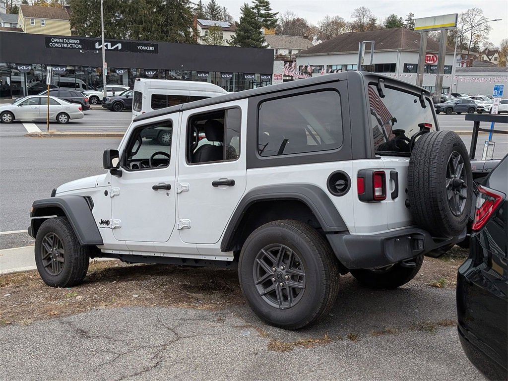 Used 2024 Jeep Wrangler Sport S image 9