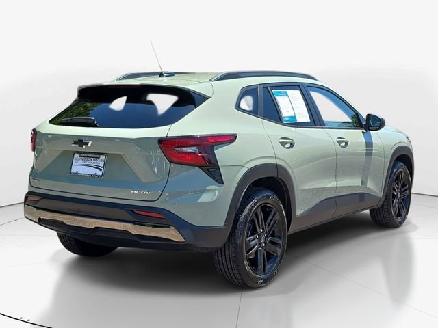 Used 2026 Chevrolet Trax ACTIV w/ Sunroof Package FWD image 6