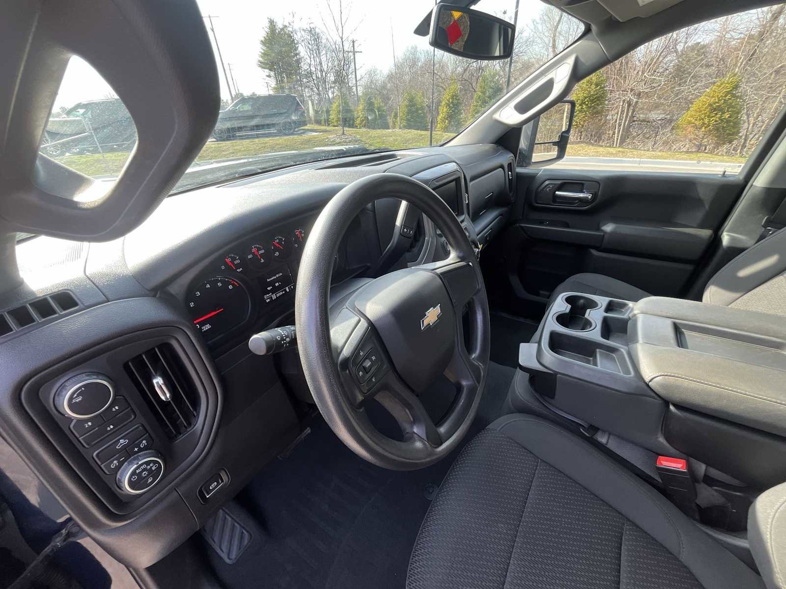 Used 2022 Chevrolet Silverado 2500 Custom w/ Custom Value Package AWD/4WD image 15