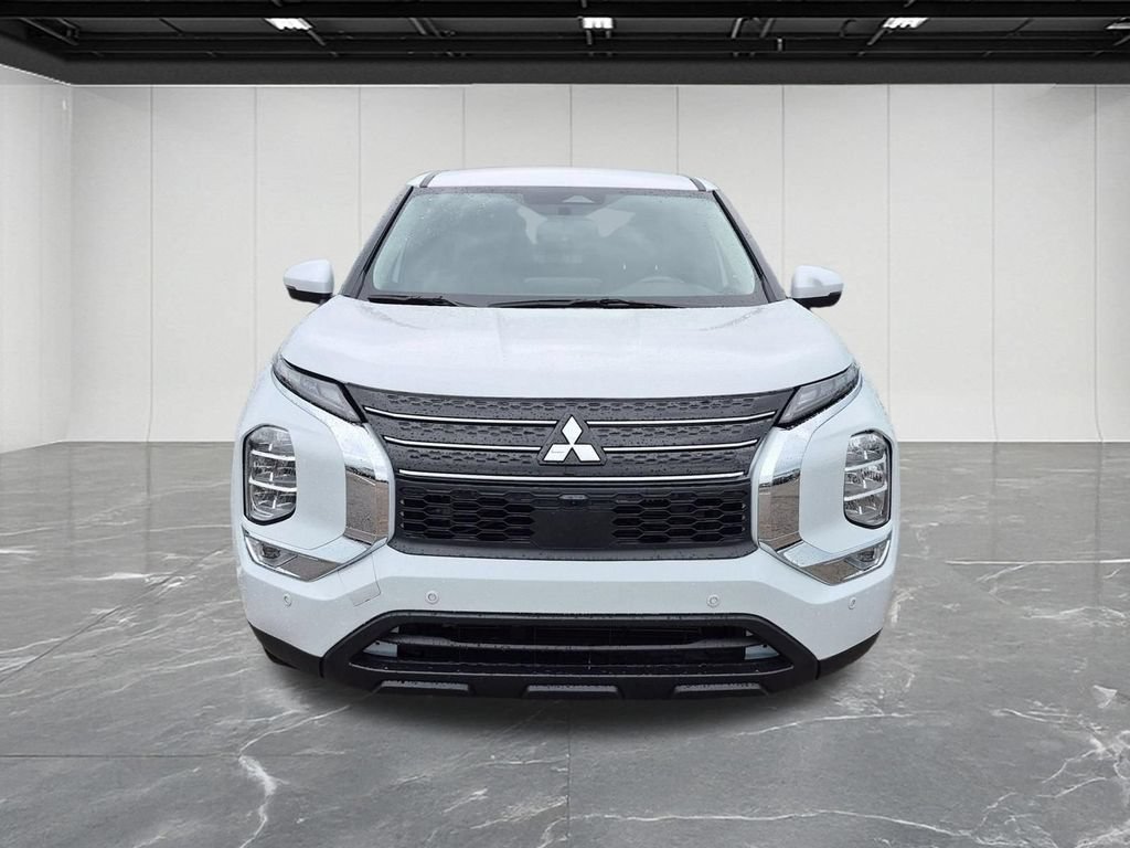 Used 2023 Mitsubishi Outlander SE AWD/4WD image 8
