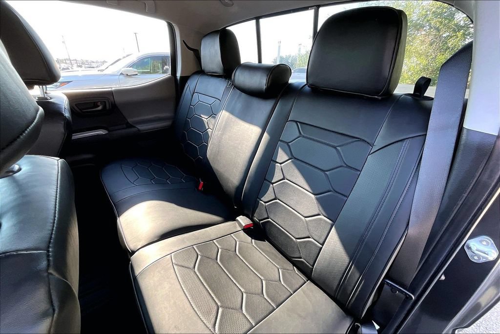Used 2024 Toyota Tacoma TRD Sport AWD/4WD image 36