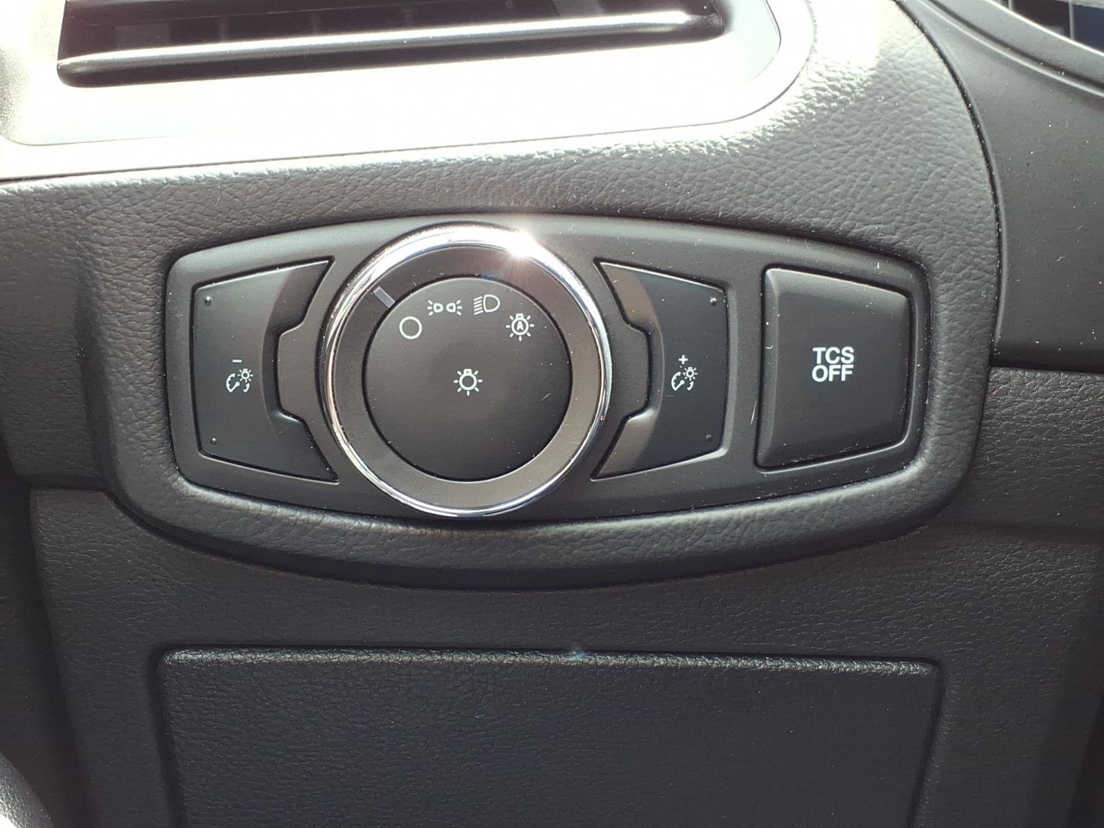 Used 2023 Ford Edge SEL AWD/4WD image 16