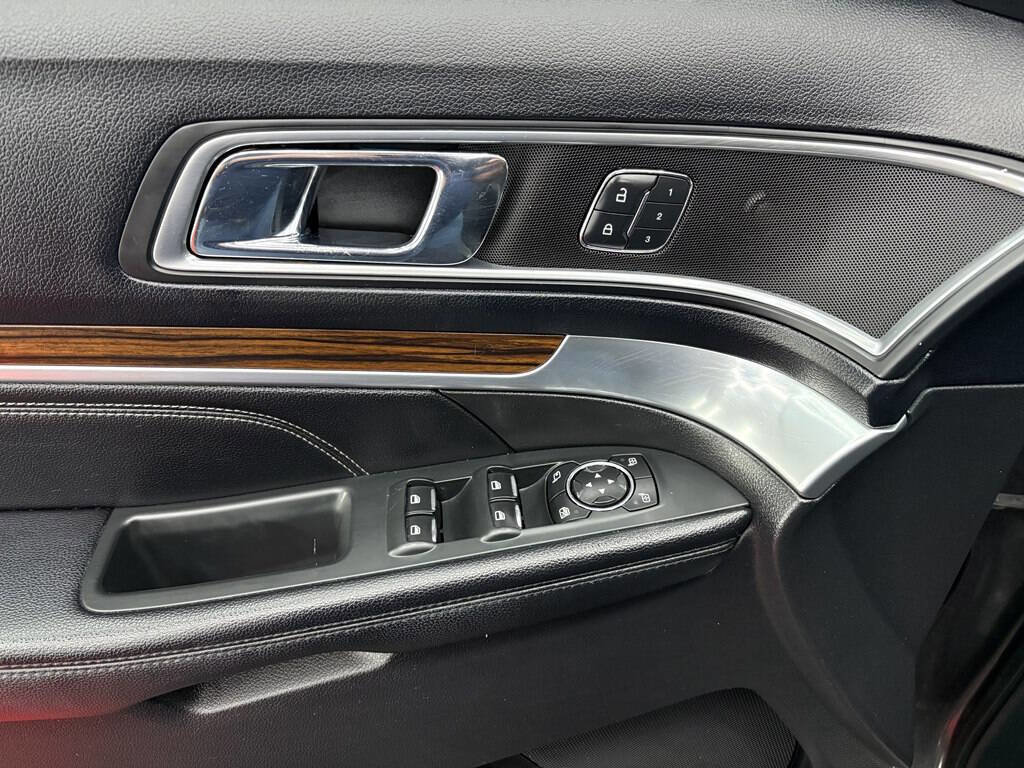 Used 2016 Ford Explorer Limited image 8