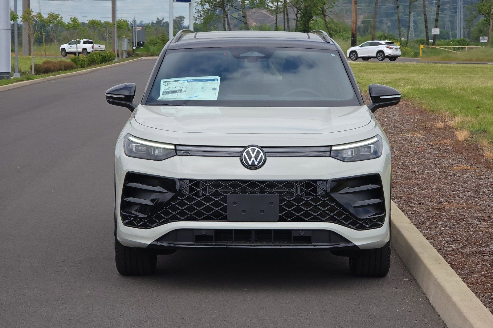 New 2026 Volkswagen Tiguan SE R-Line AWD/4WD image 8
