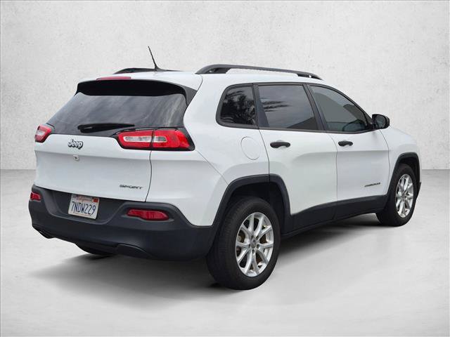 Used 2015 Jeep Cherokee Sport w/ Sport Appearance Group FWD image 5