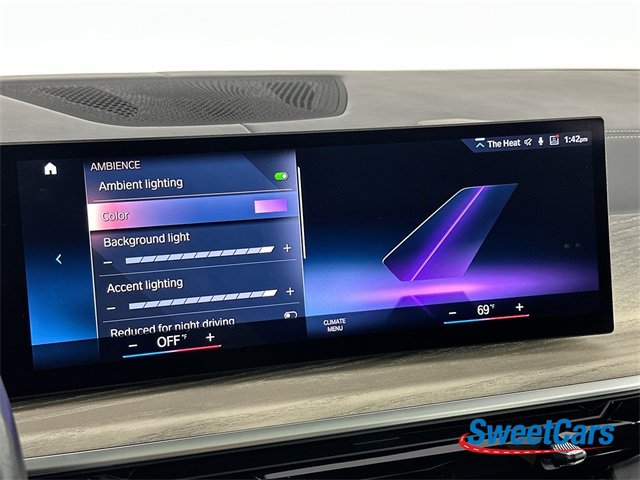 Used 2023 BMW X7 M60i w/ Executive Package image 28