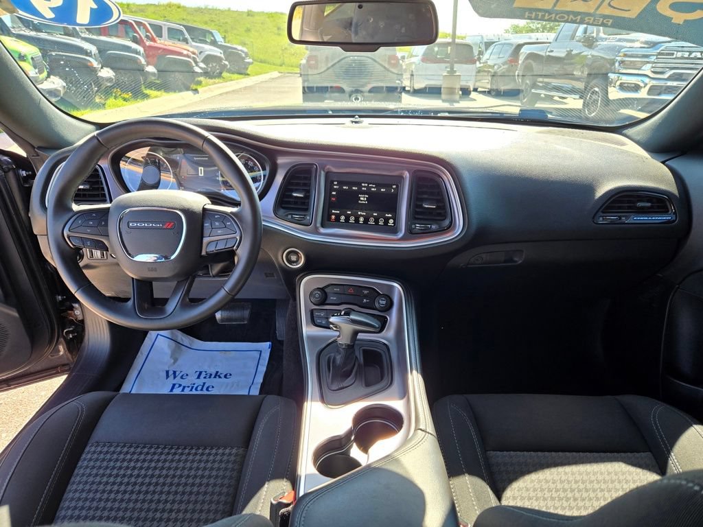 Used 2019 Dodge Challenger SXT RWD image 16