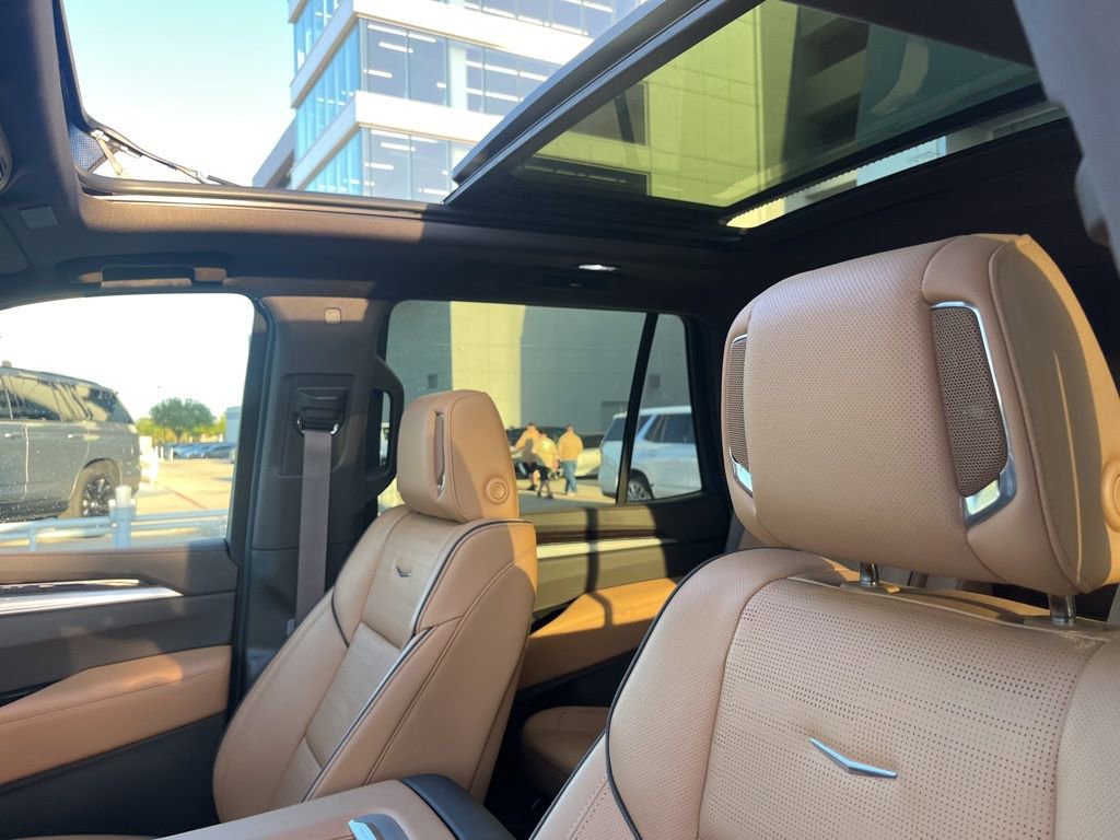 Certified 2026 Cadillac Escalade Luxury image 6