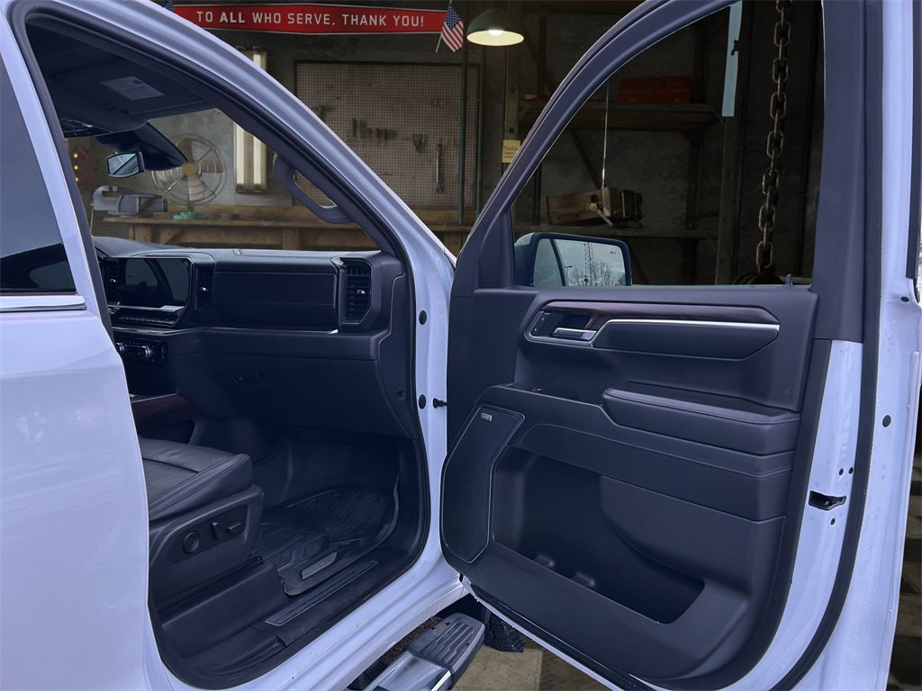 Certified 2023 GMC Sierra 1500 SLT image 17