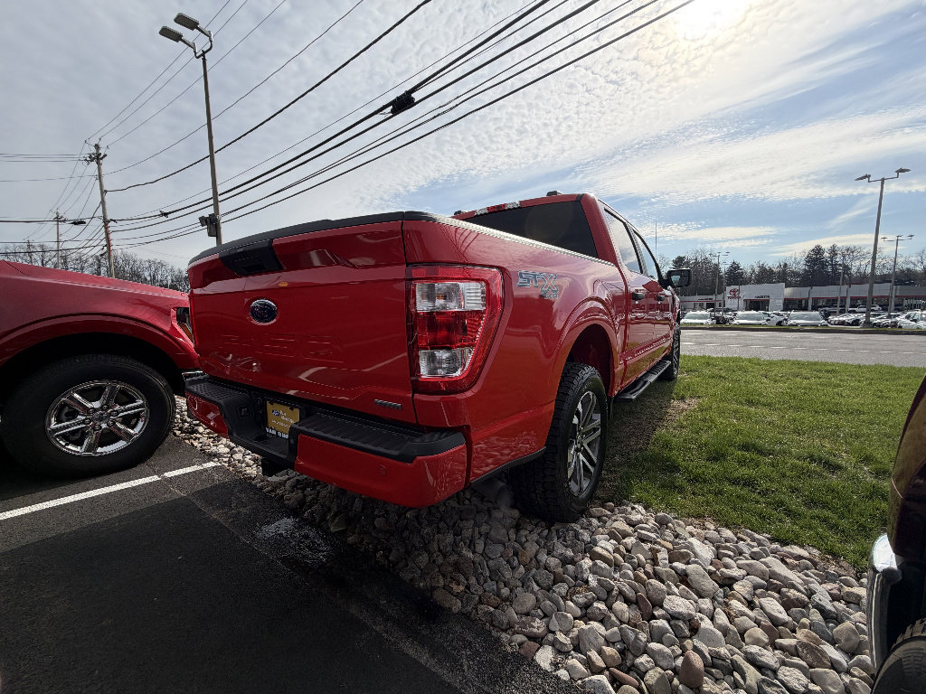 Certified 2022 Ford F150 XL w/ STX Appearance Package image 6