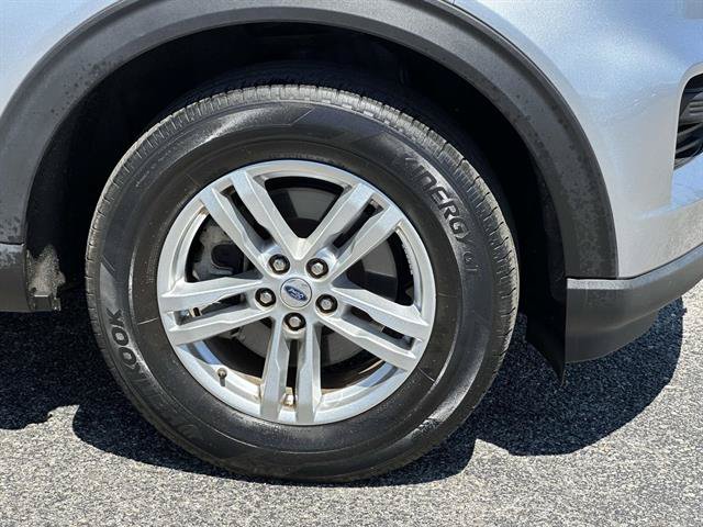 Used 2023 Ford Explorer XLT AWD/4WD image 28