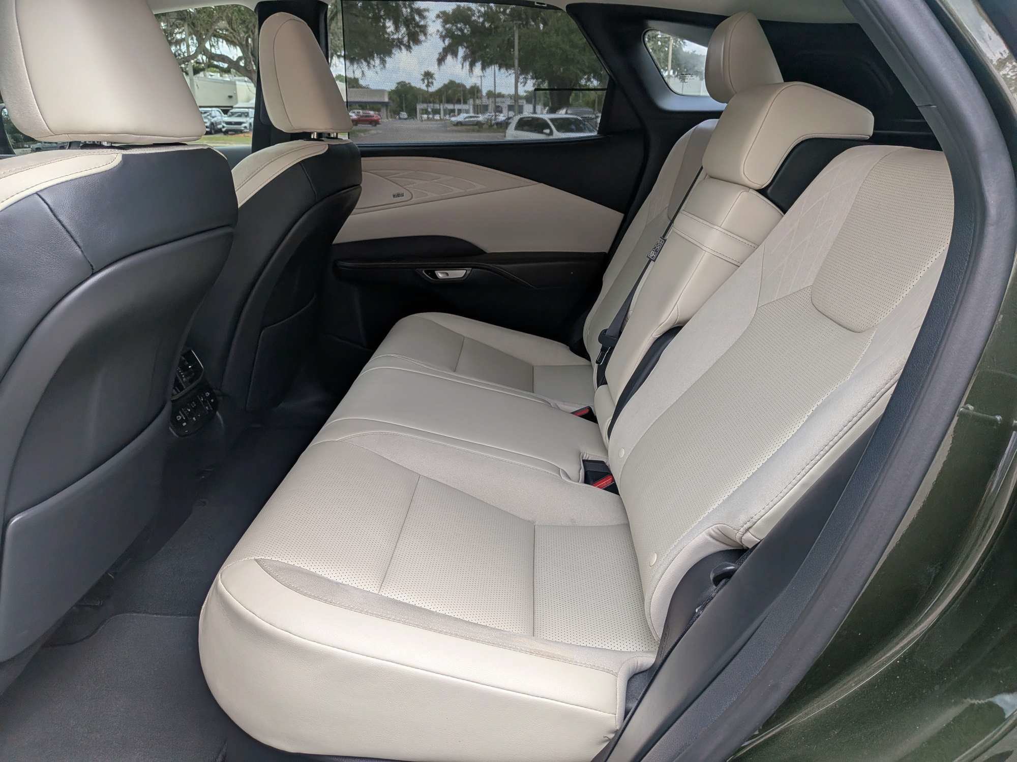 Used 2023 Lexus RX 350 FWD w/ Cold Area Package image 15