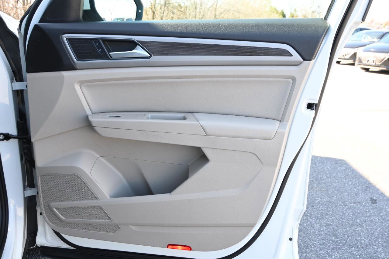Used 2019 Volkswagen Atlas SEL R-Line image 32