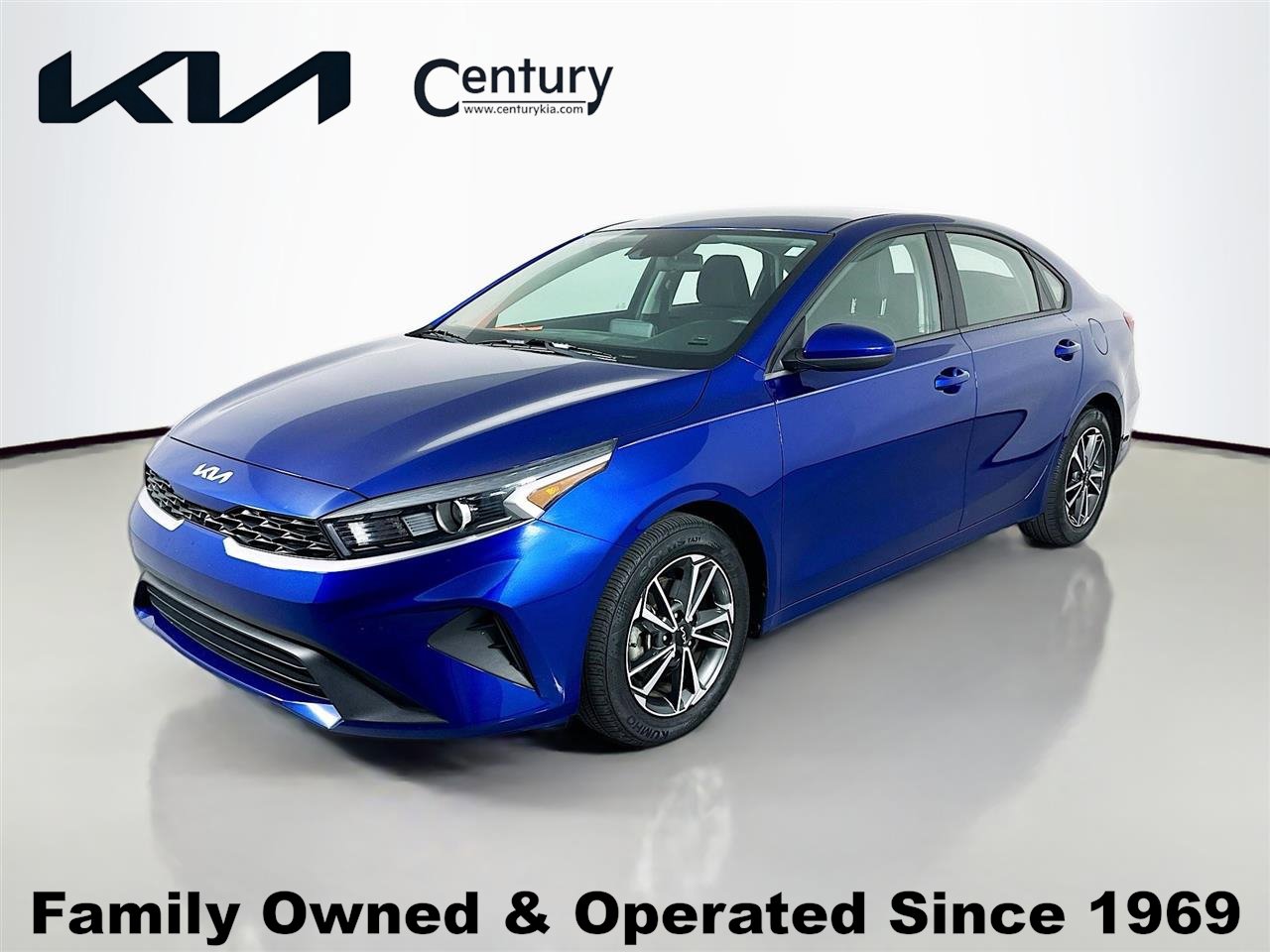 Certified 2022 Kia Forte LXS FWD image 1