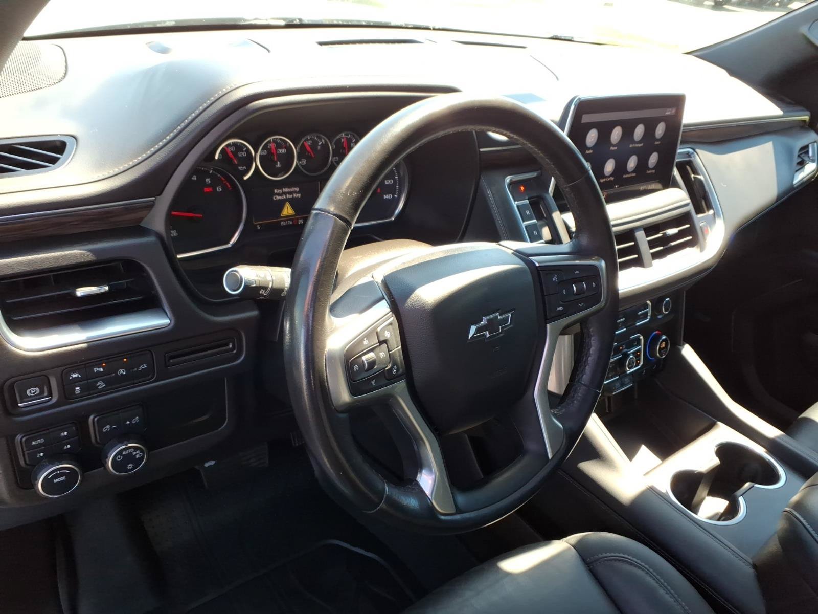 Used 2021 Chevrolet Tahoe Z71 w/ Luxury Package AWD/4WD image 8