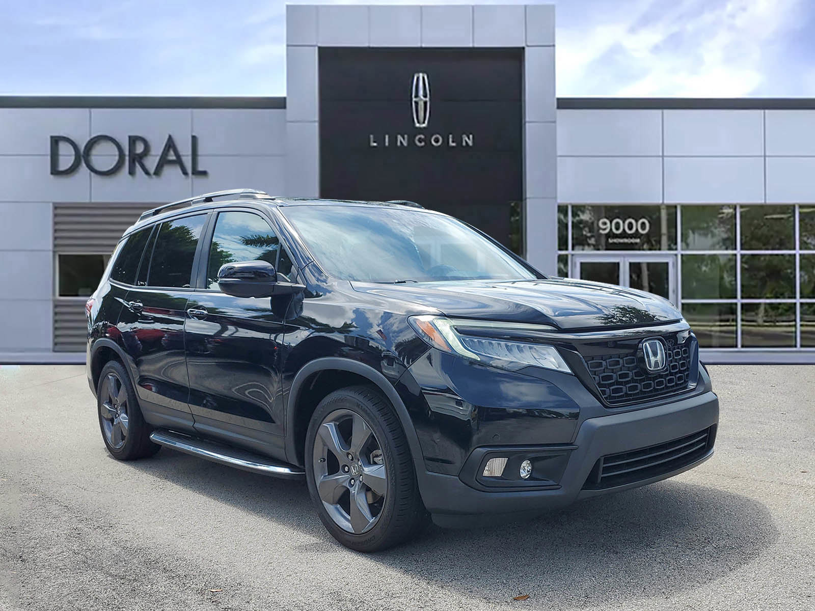 Used 2019 Honda Passport Touring image 1