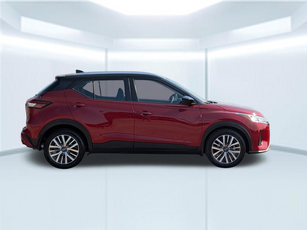 Used 2023 Nissan Kicks SV FWD image 7
