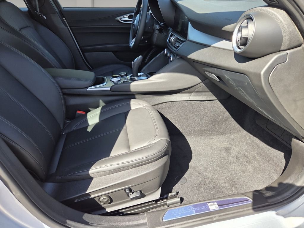New 2026 Alfa Romeo Giulia Base w/ Driving Assist Package image 11
