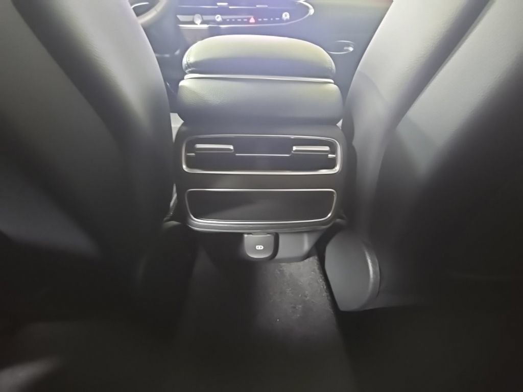 New 2027 Genesis GV70 2.5T Advanced AWD/4WD image 31