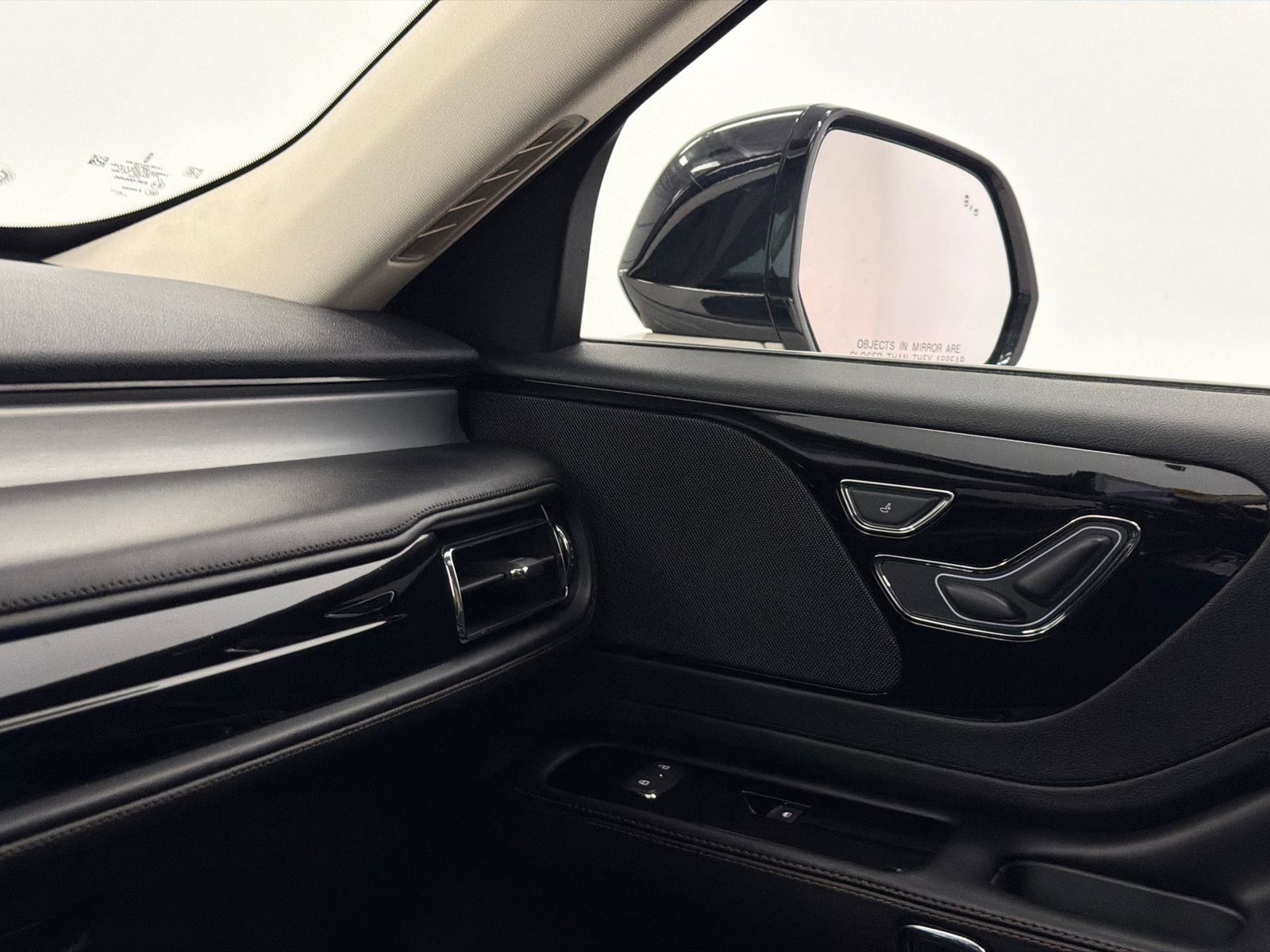 Certified 2023 Lincoln Aviator AWD w/ Premium Package image 34