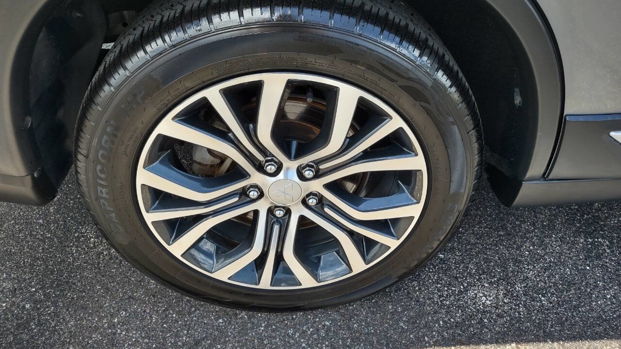Used 2018 Mitsubishi Outlander ES image 40