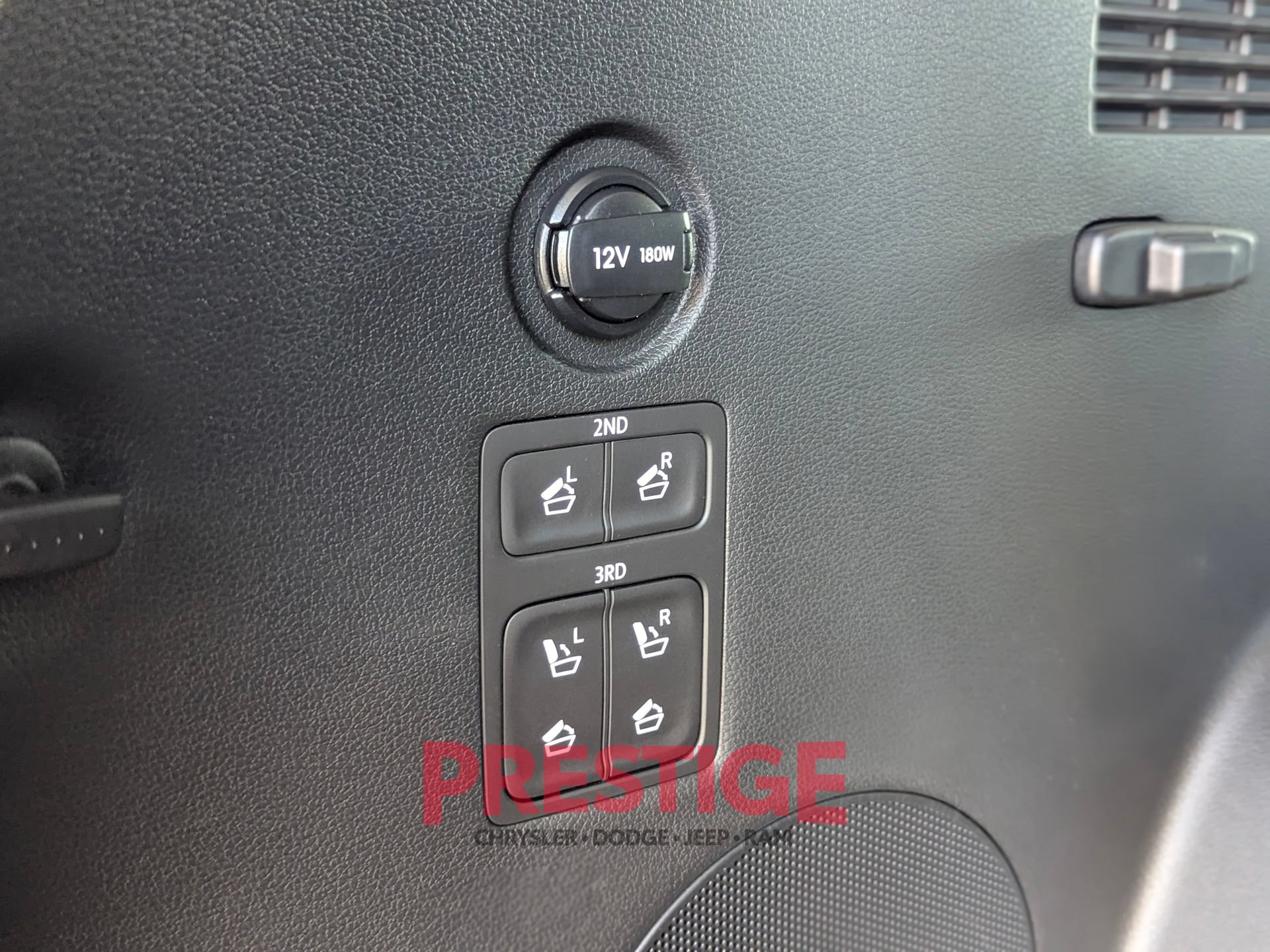 Used 2022 Hyundai Palisade Limited w/ Cargo Package FWD image 10