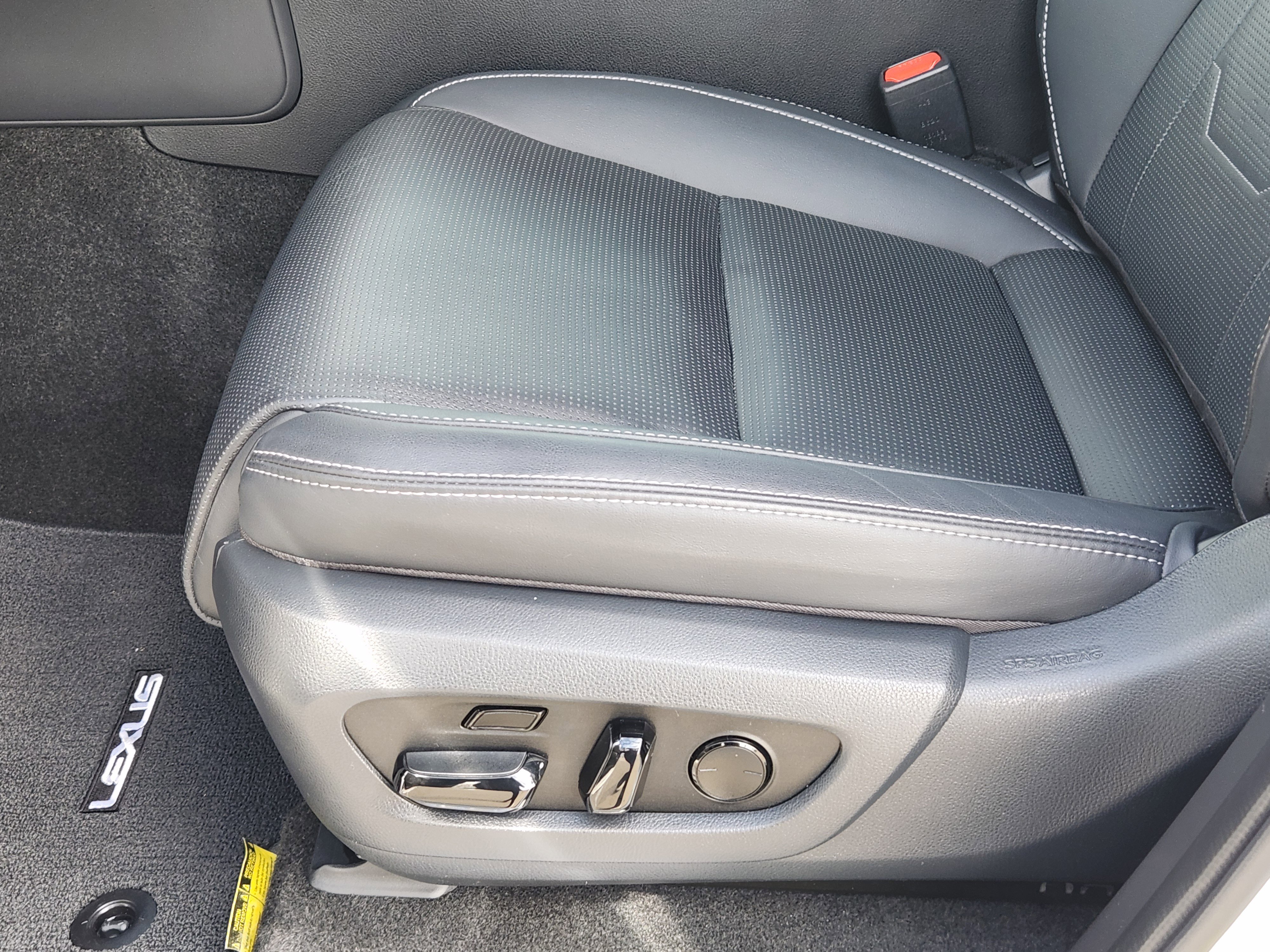 Used 2024 Lexus GX 550 image 29