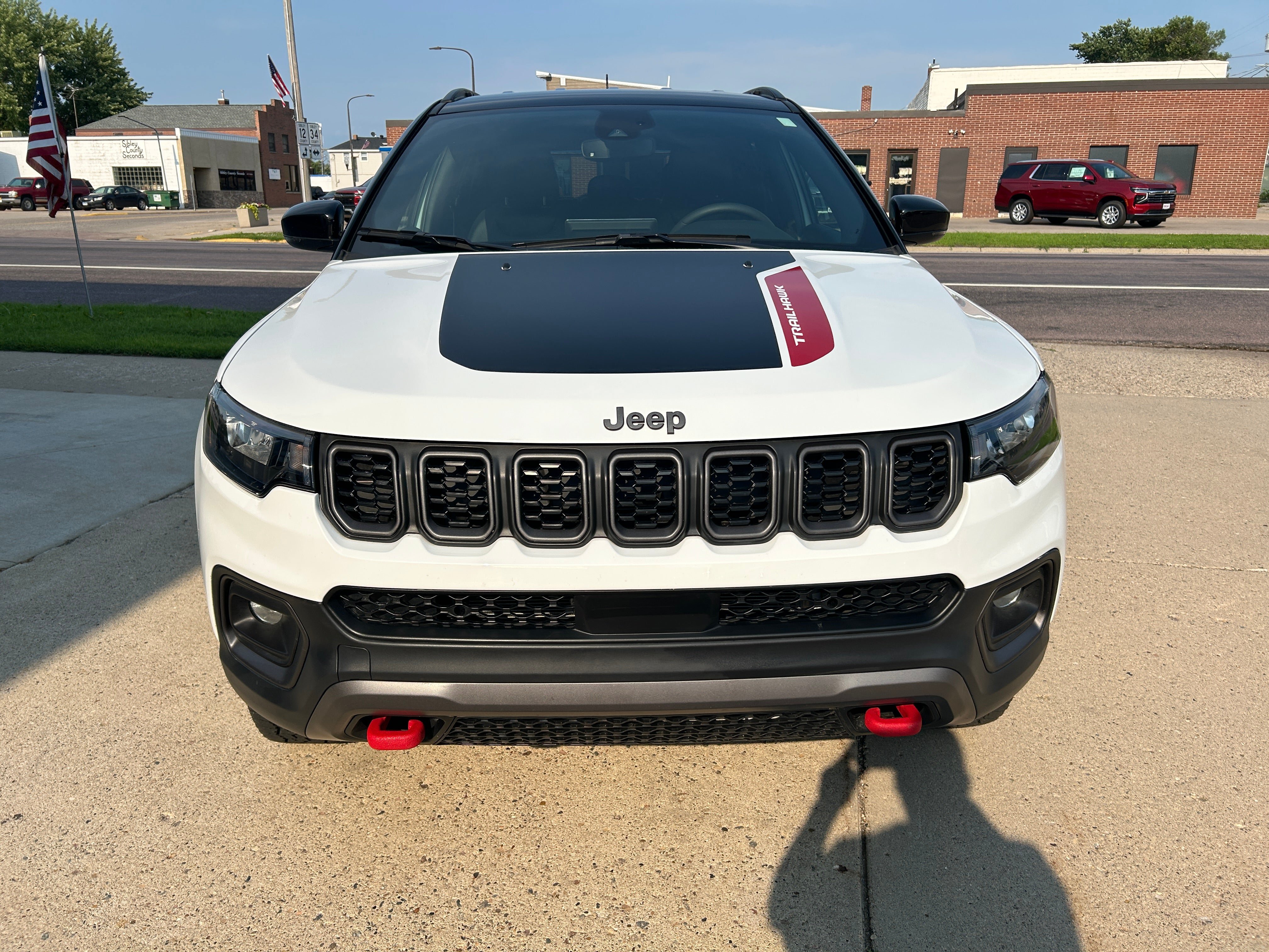Used 2025 Jeep Compass Trailhawk AWD/4WD image 3