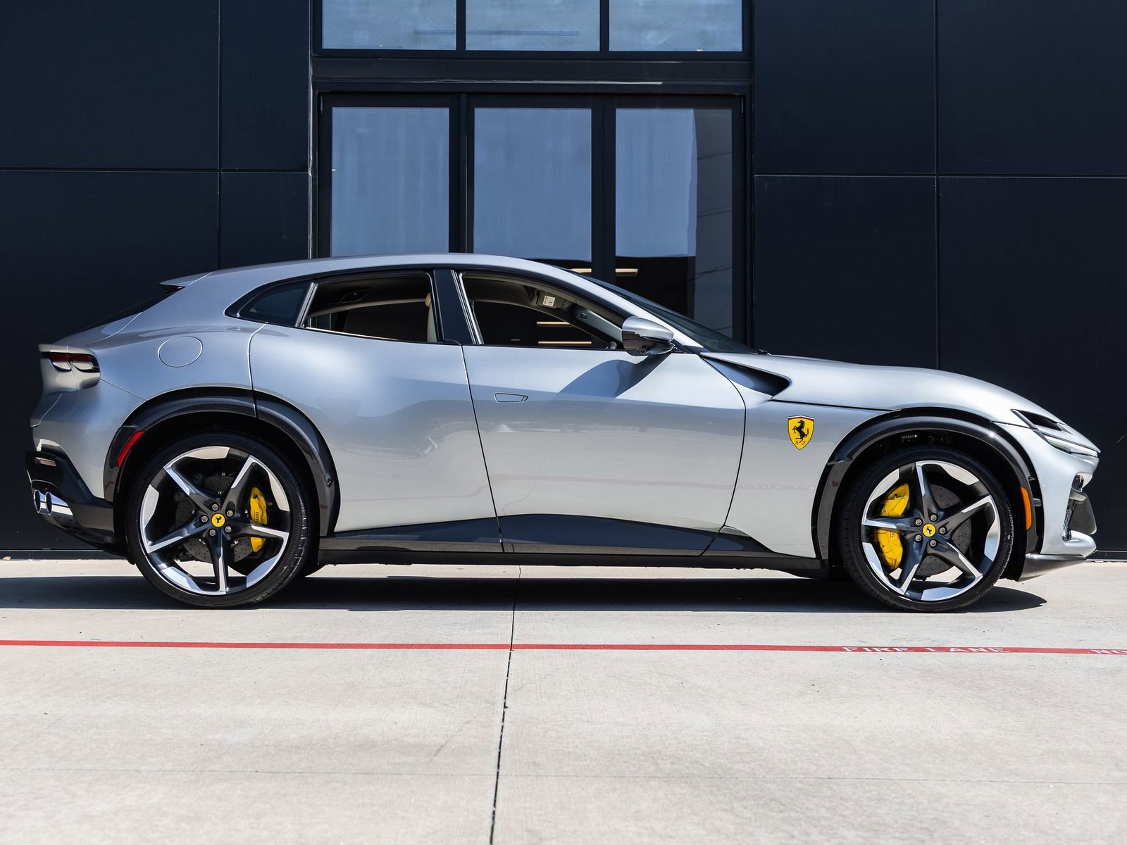 Used 2025 Ferrari Purosangue AWD/4WD image 10