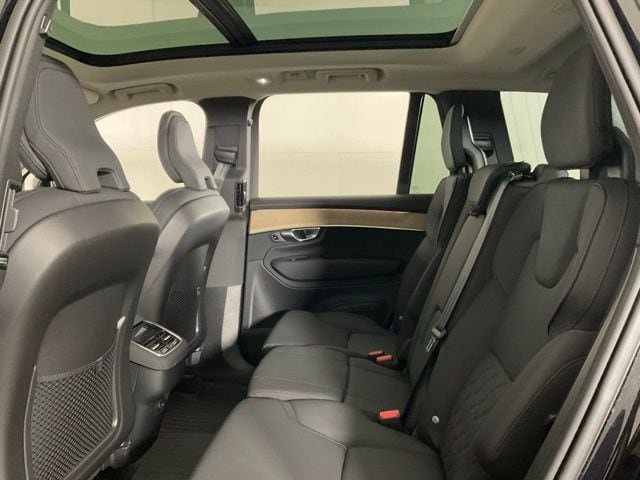Certified 2025 Volvo XC90 B6 Plus w/ Protection Package Premier AWD/4WD image 32