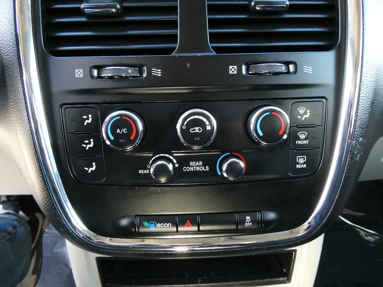 Used 2015 Dodge Grand Caravan SE w/ Quick Order Package 29E SE image 19