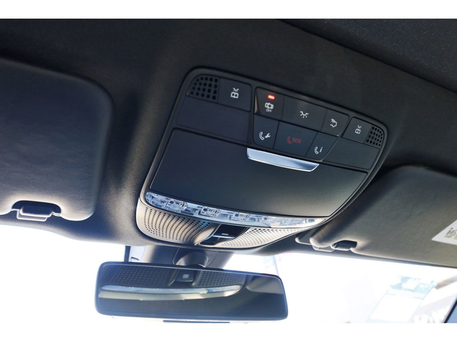 Used 2017 Mercedes-Benz E 400 4MATIC Wagon image 25