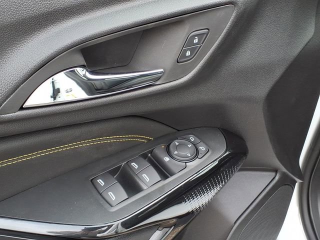 New 2026 Chevrolet Trax LT w/ LT Convenience Package FWD image 16