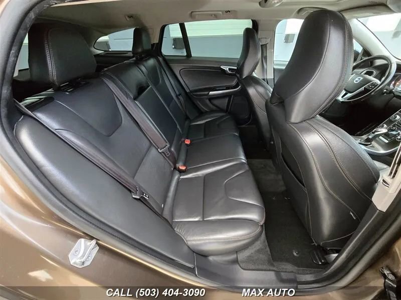 Used 2016 Volvo V60 T5 Cross Country w/ Convenience Package image 17