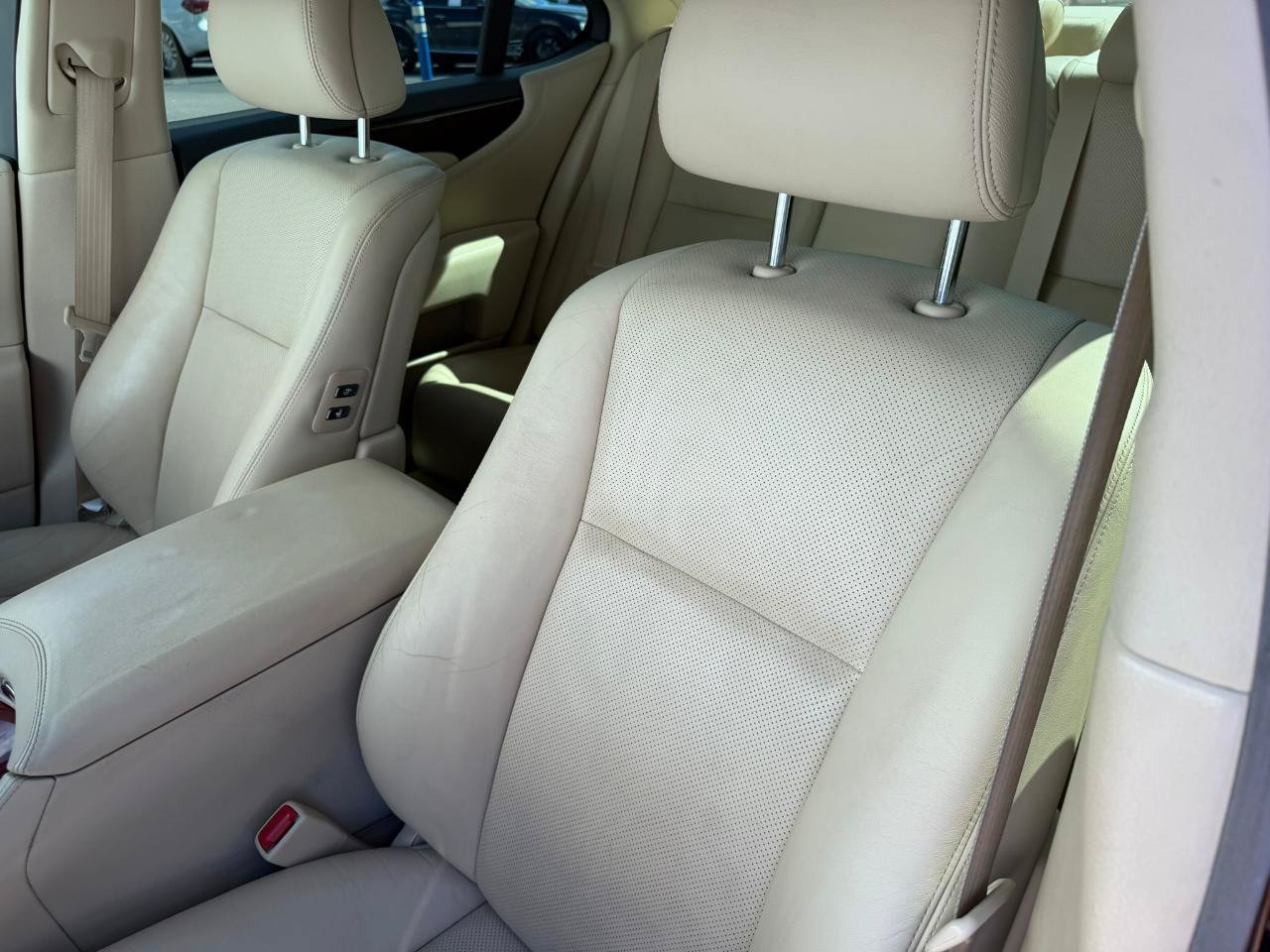Used 2012 Lexus LS 460 w/ Luxury Value Edition RWD image 22